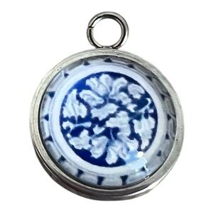 NEW Blue & White Floral Design Pendant Charm